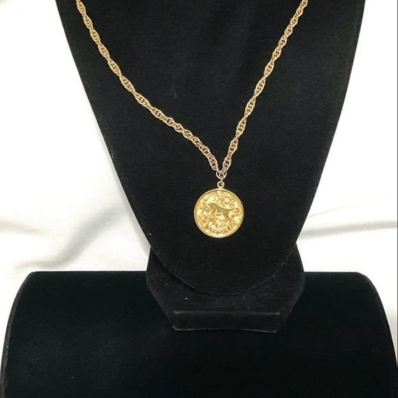 Sarah Coventry Taurus Zodiac Pendant/Necklace - Picture 2 of 6